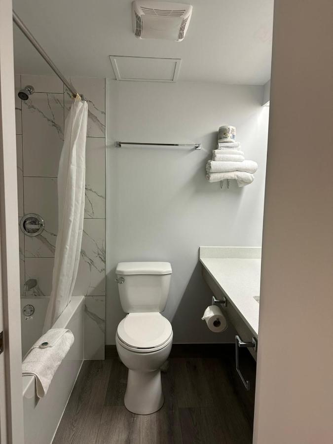 Wells Gray Inn Clearwater Εξωτερικό φωτογραφία