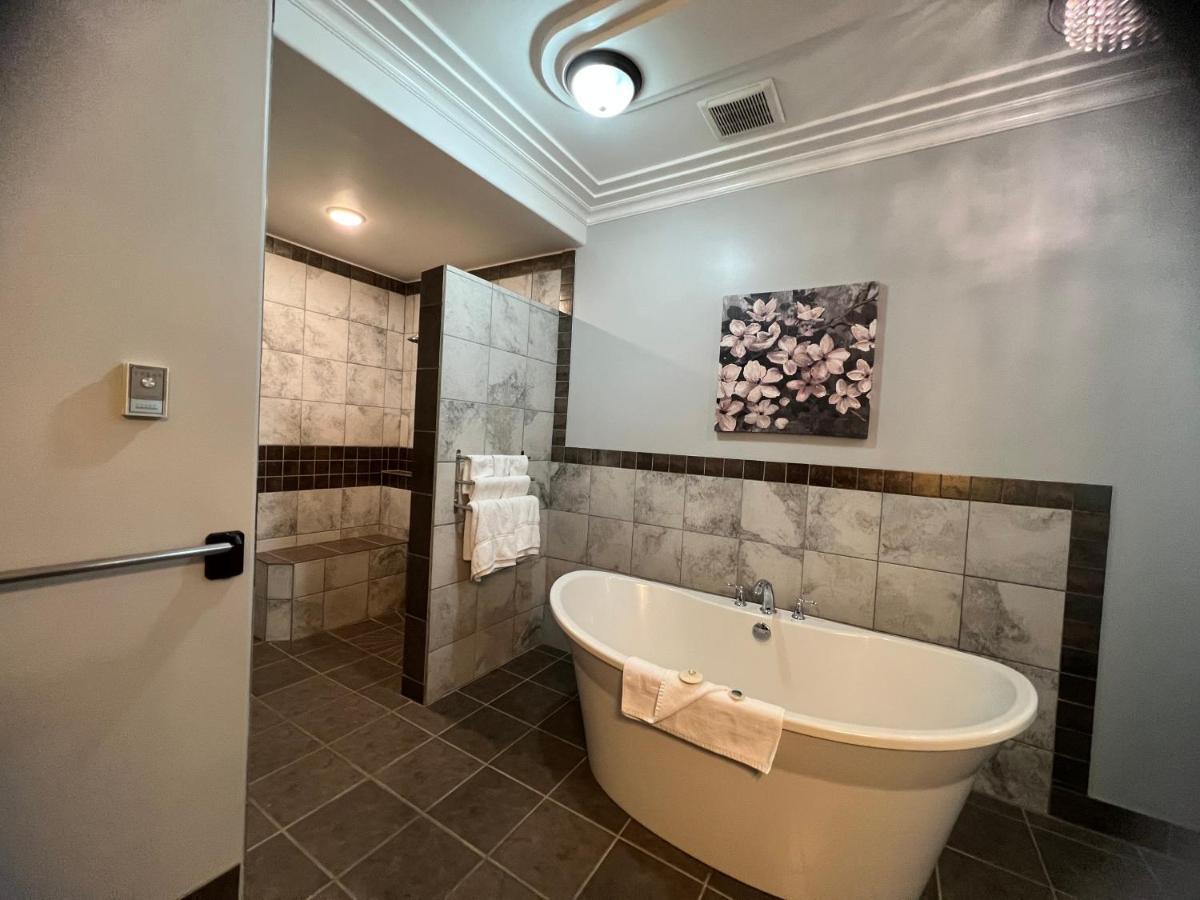 Wells Gray Inn Clearwater Εξωτερικό φωτογραφία